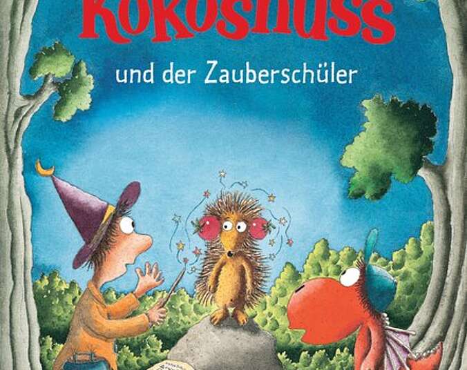 Kokosnuss und Oskar mit dem Zauberschüler im Wald.