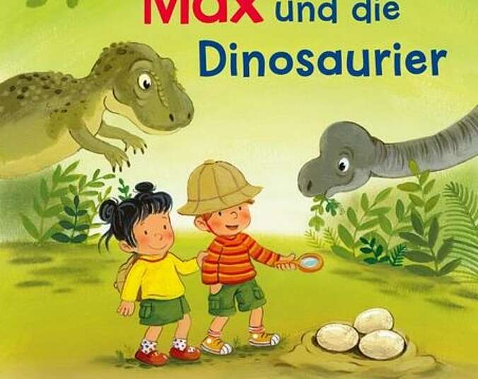 Max und Pauline untersuchen Dinosauriereier.